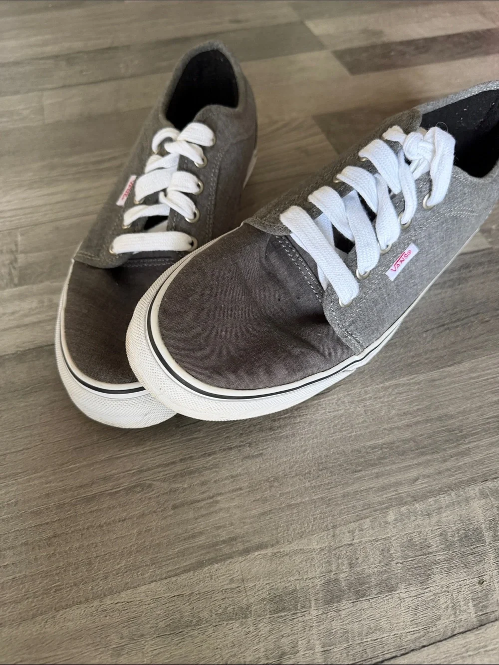 Vans classic silhouette